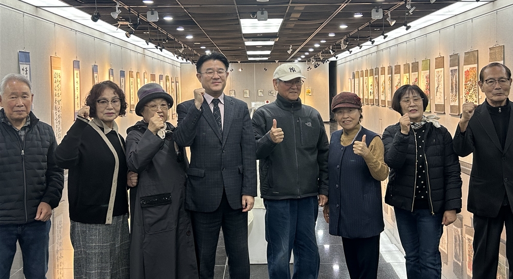 2025년 평생교육사업 작품전시회 테이프커팅식